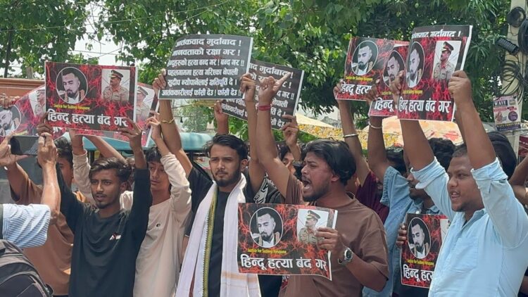जनकपुरधाममा आतंकवाद र पाकिस्तानी सेना प्रमुखविरुद्ध प्रदर्शन, पुत्ला दहन